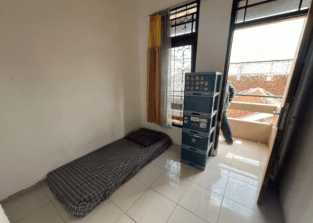 Karyain Kost Regol -